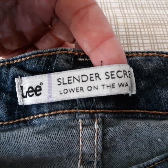 Lee Jeans Women's Size 8 SHORT Bootcut Slender Secret Lower On The Waist Denim - Picture 6 of 12